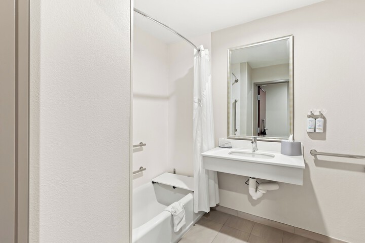 Holiday Inn Express & Suites Perry by IHG