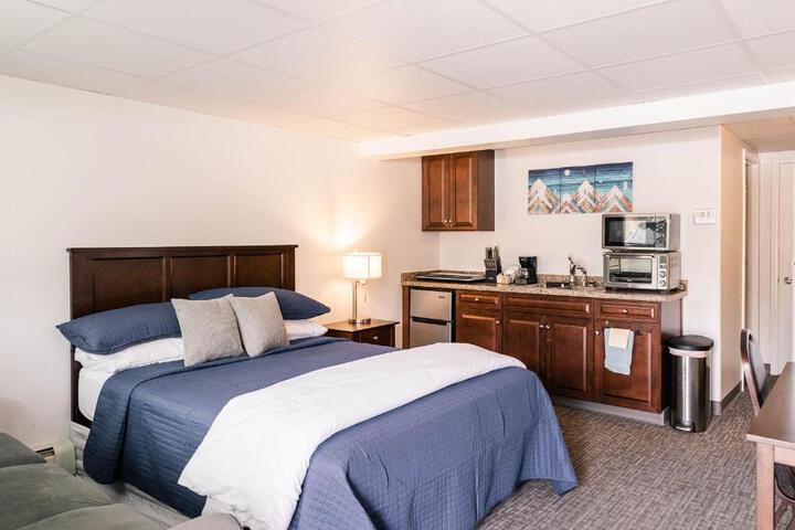 Alaska Frontier Inn