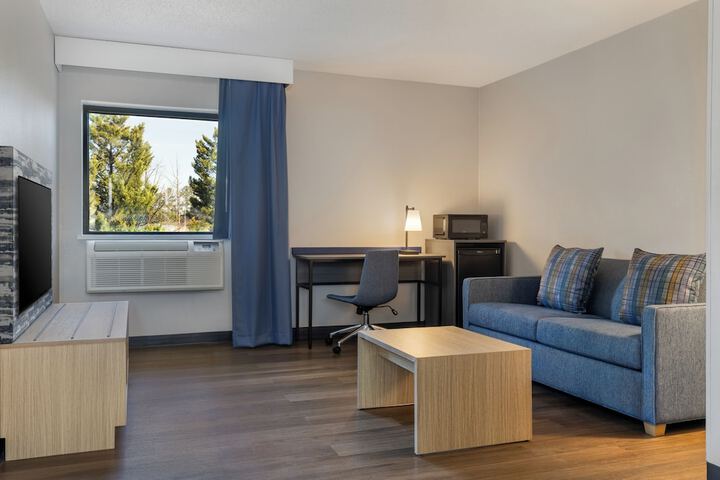 Lake Norman Inn and Suites