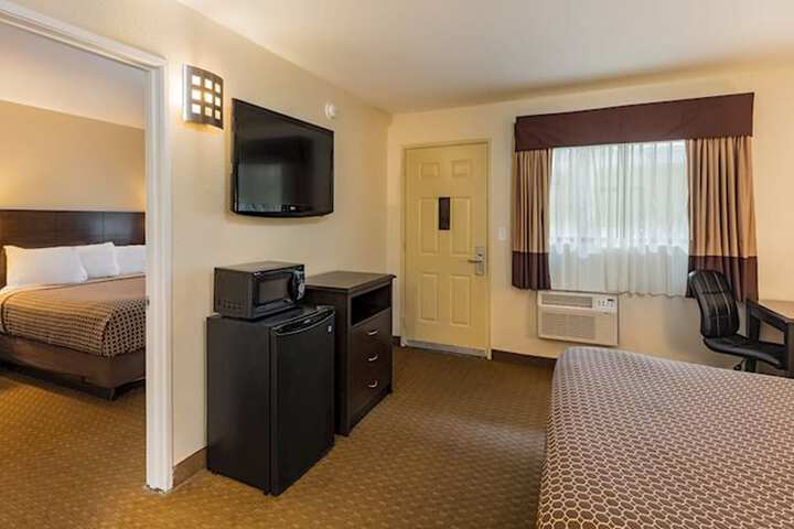 Room 27 of 32