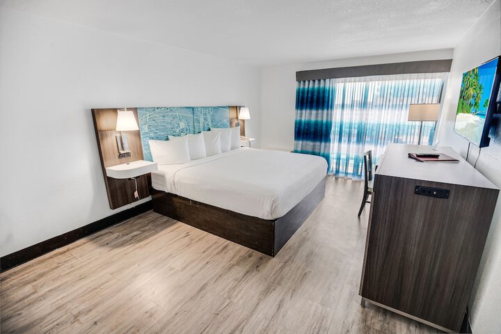 Room 33 of 74