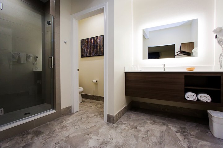 Room 9 of 23