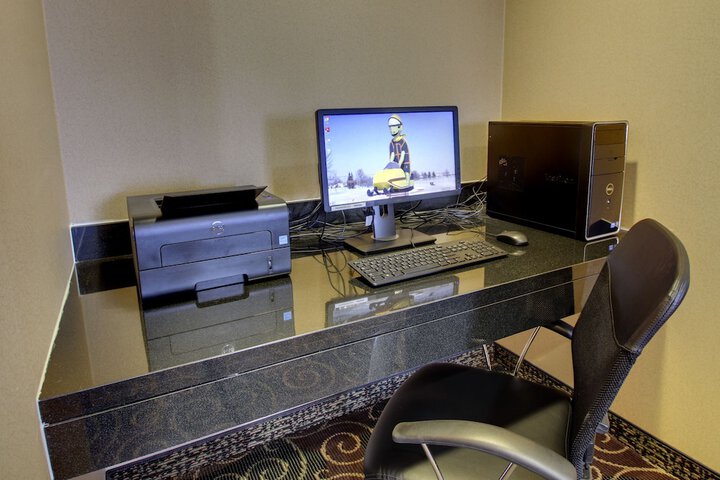 Business Center 46 of 47