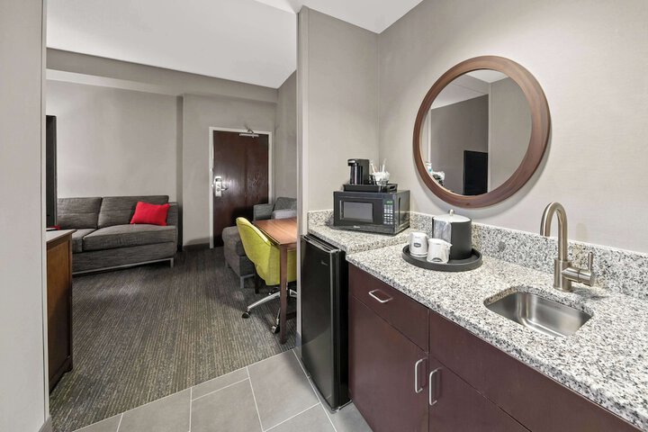 Hampton Inn by Hilton New Bedford / Fairhaven