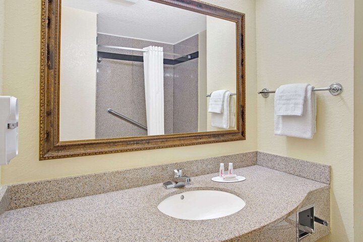 Room 15 of 17