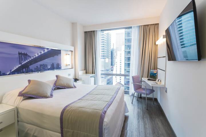 Room 44 of 108
