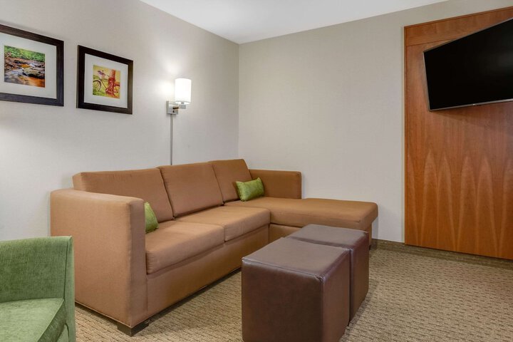 Room 6 of 43