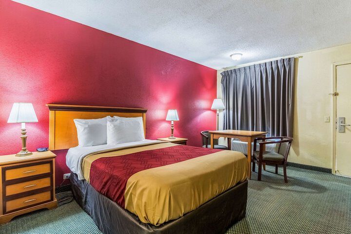 Room 20 of 26