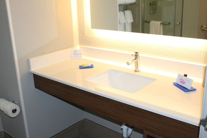 Holiday Inn Express & Suites Enterprise by IHG