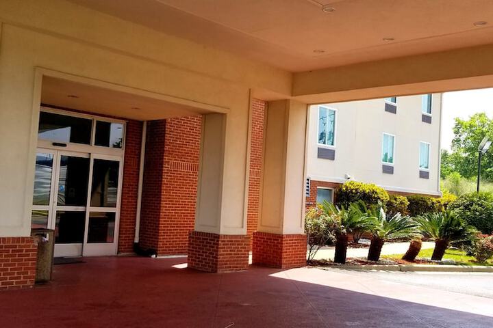 Hotel 4 of 39