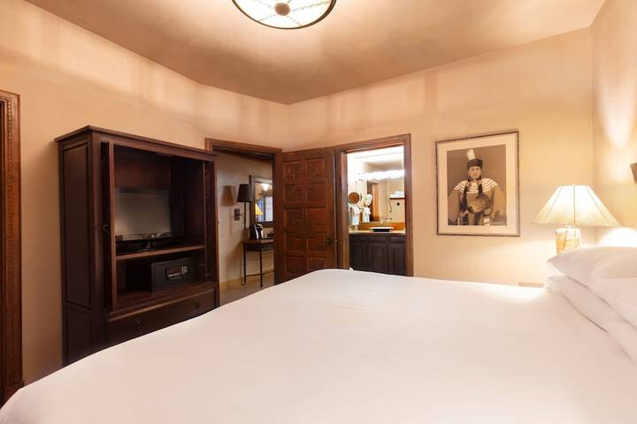 El Monte Sagrado Living Resort & Spa