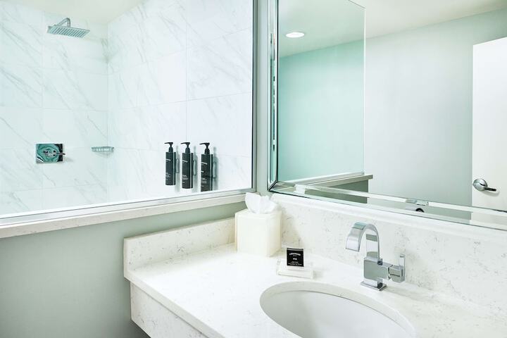 Redmont Hotel Birmingham Curio Collection by Hilton