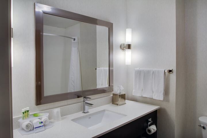 Holiday Inn Express & Suites Sidney by IHG