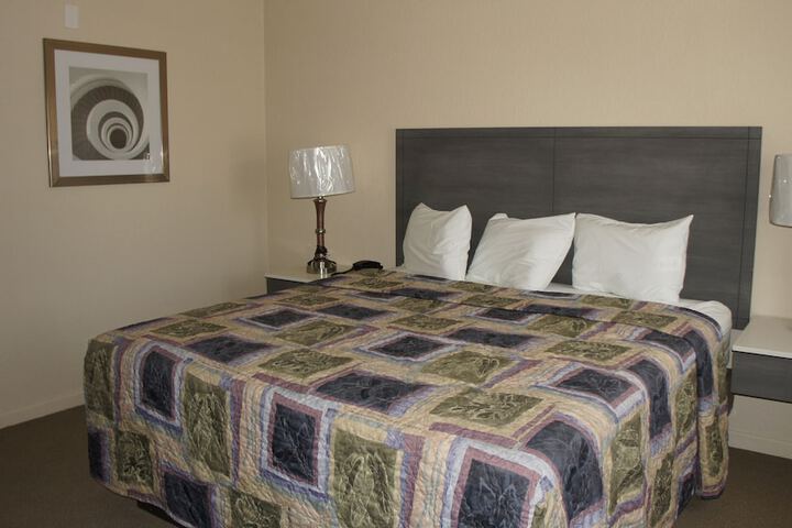 Room 10 of 25