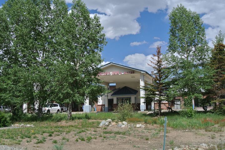 Luxury Inn & Suites
