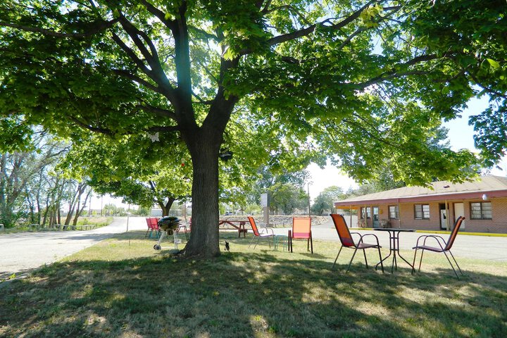 Property Grounds 21 of 38