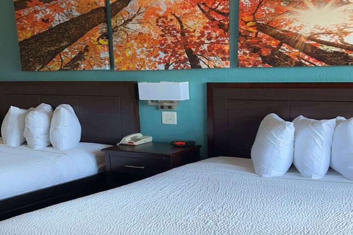Days Inn & Suites by Wyndham Springfield on I-44