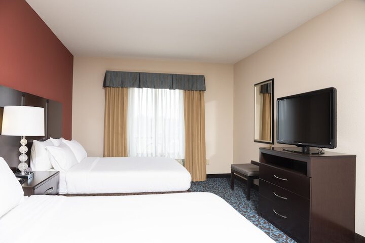 Holiday Inn Express Hotel & Suites New Philadelphia by IHG