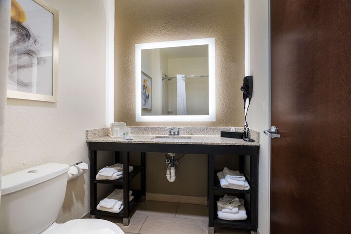 Room 41 of 59