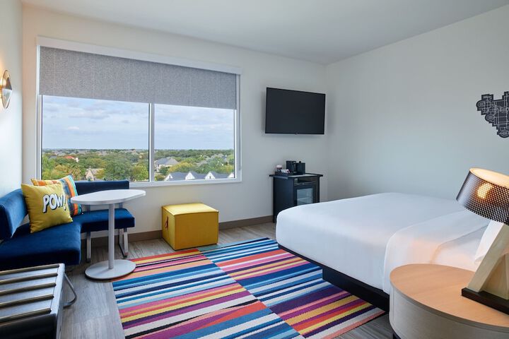 Room 7 of 28