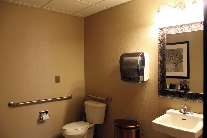 Room 27 of 94