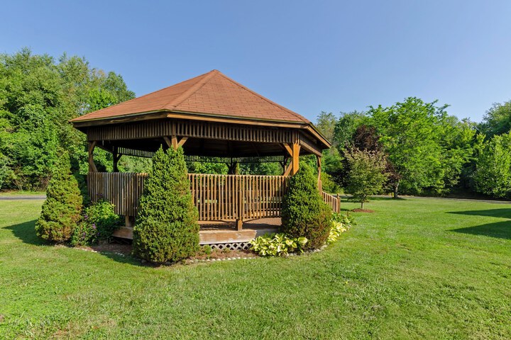 Property Grounds 28 of 28