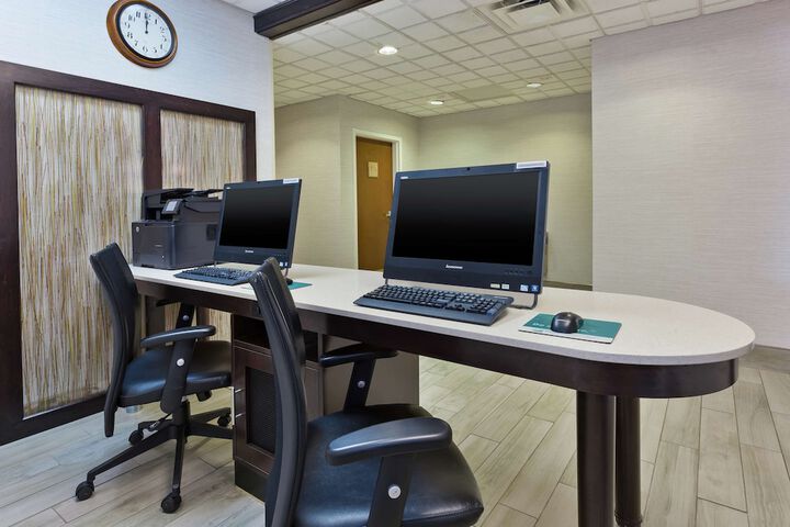 Business Center 36 of 36