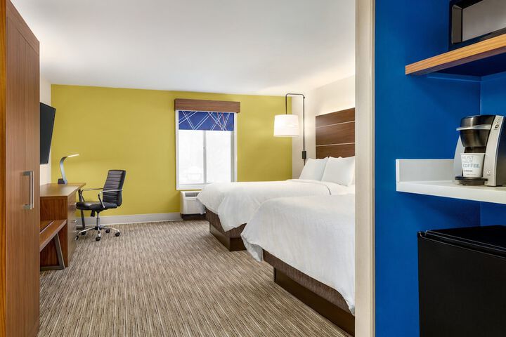 Holiday Inn Express & Suites Philadelphia - Mt. Laurel by IHG