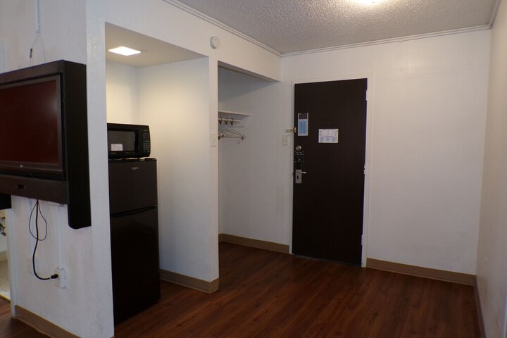Room 15 of 30