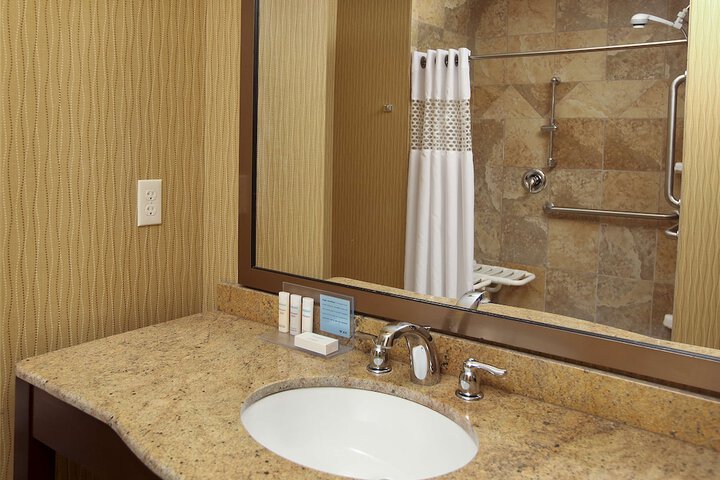Hampton Inn & Suites by Hilton Fargo Medical Center