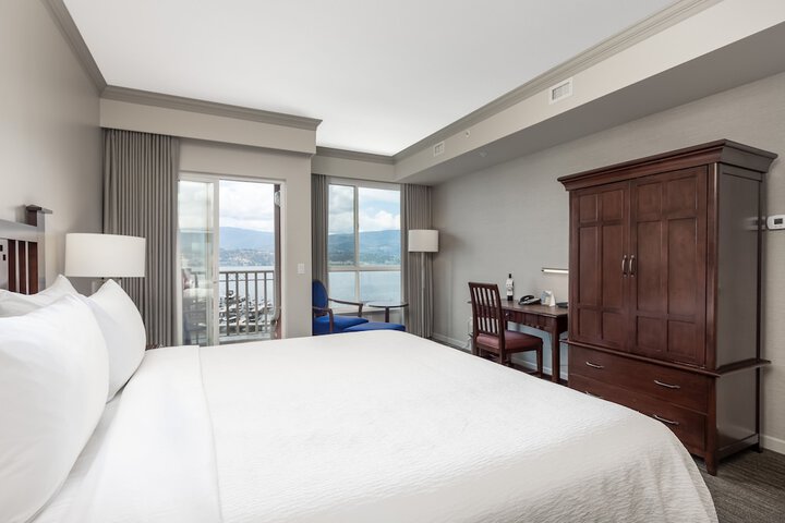 Room 34 of 102