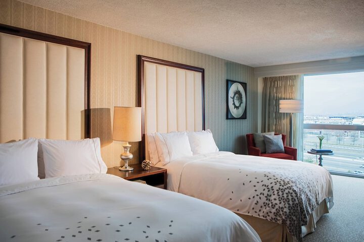 Renaissance Newark Airport Hotel