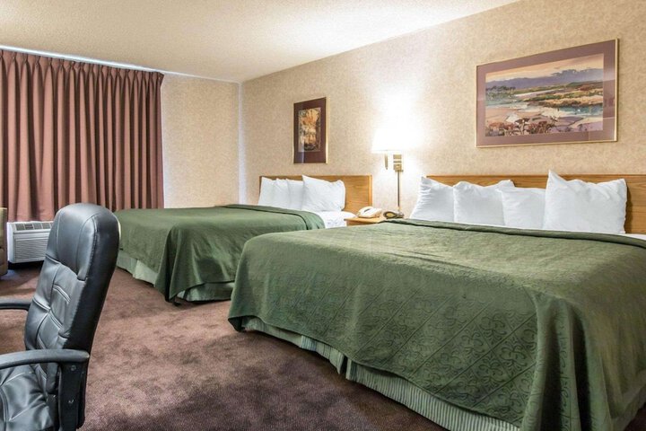 Room 11 of 32