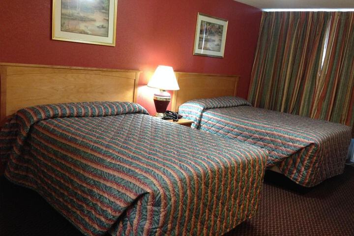Room 11 of 18