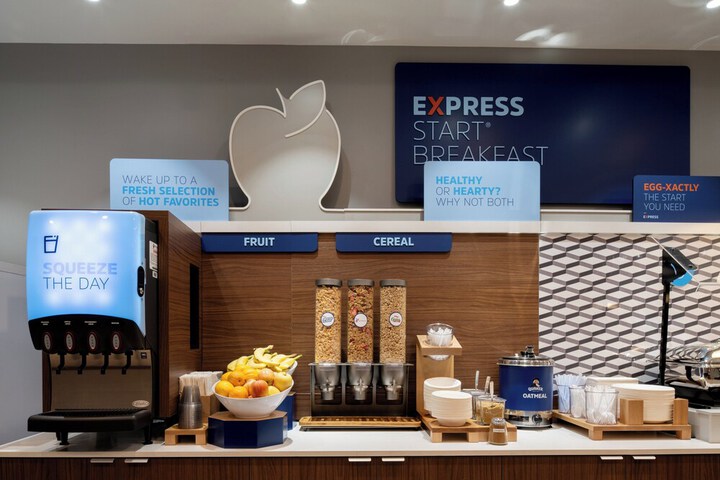 Holiday Inn Express and Suites Hollister by IHG
