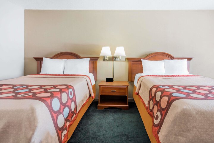 Room 8 of 14