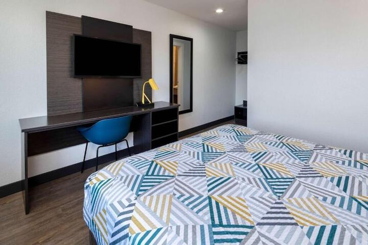 Room 18 of 30