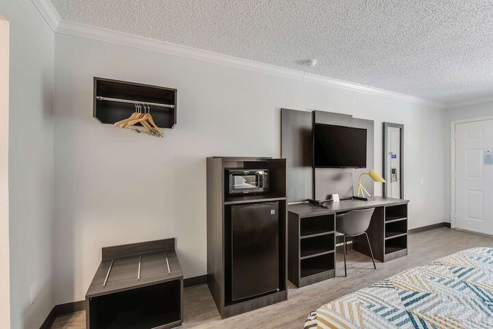 Room 14 of 26