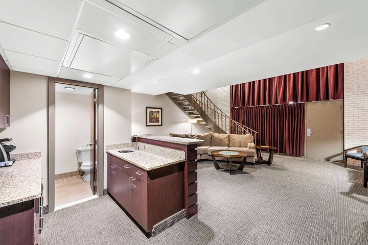 Room 14 of 53