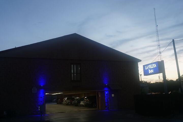 Hotel 2 of 51