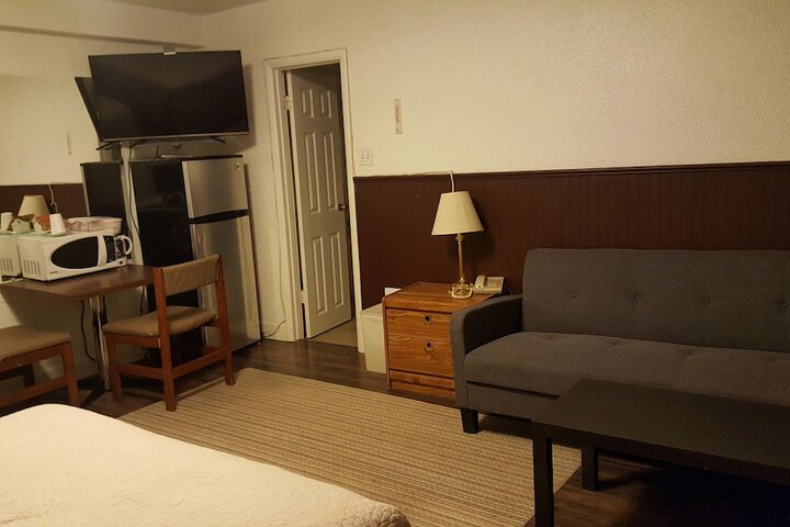Centennial Motel