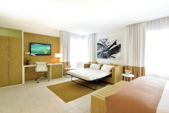 Room 53 of 67
