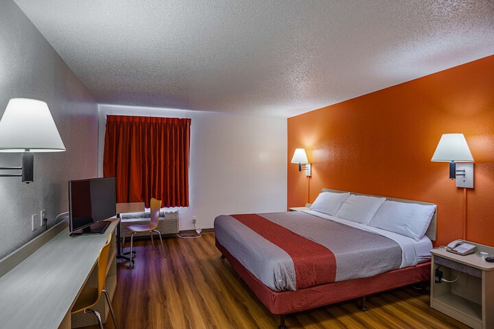 Room 26 of 34