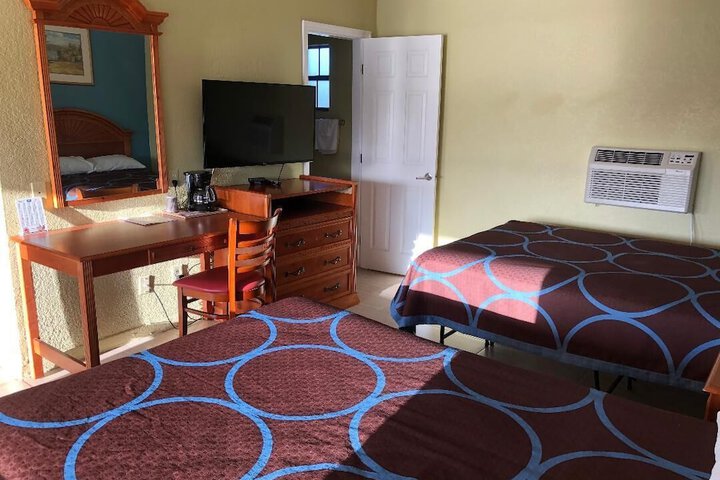 Room 20 of 34