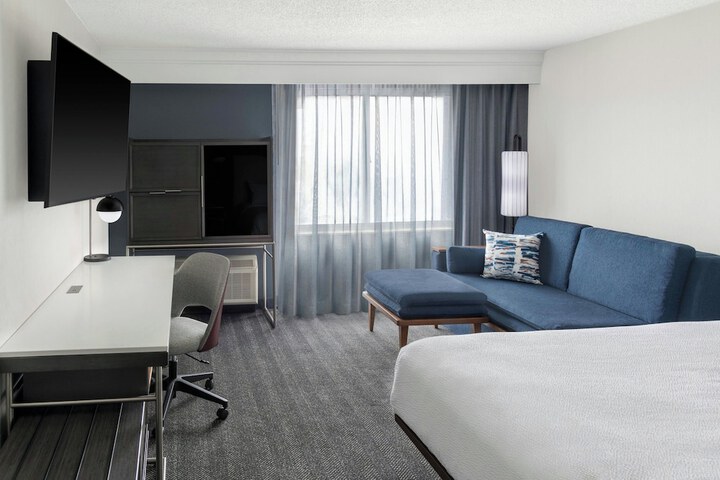 Courtyard by Marriott Cleveland Airport South