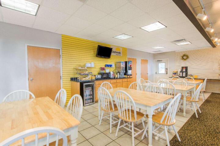 Days Inn by Wyndham Elizabethtown