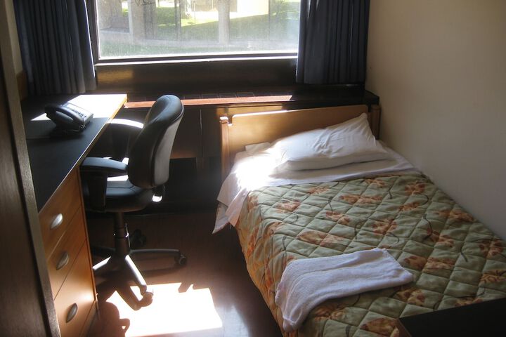 Room 15 of 25