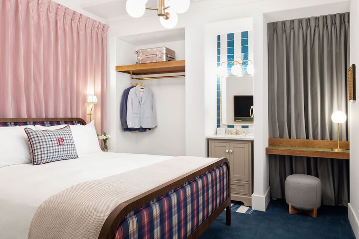 Room 32 of 56