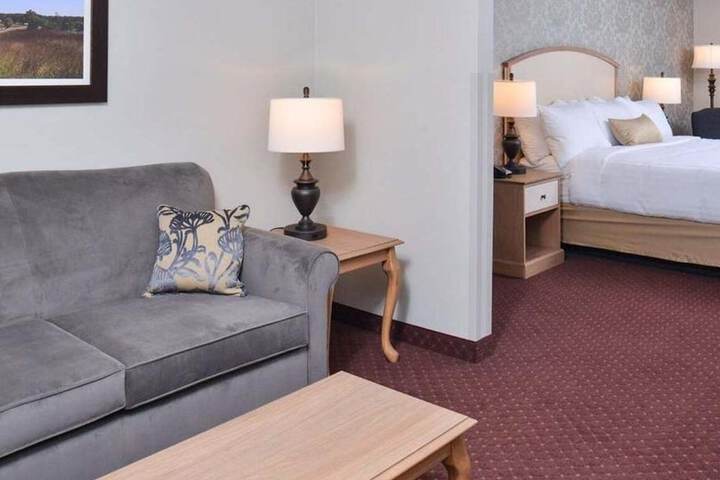 Appomattox Inn and Suites