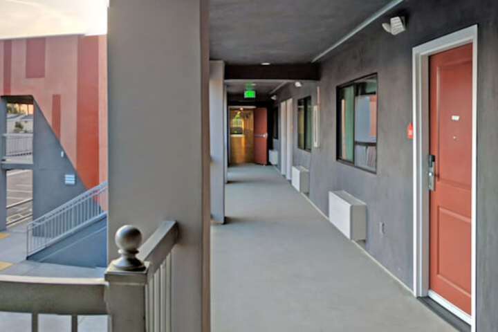 Ballroom/Hall 30 of 32
